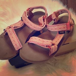 Teva Sandal Coral Peach with Box Size 7